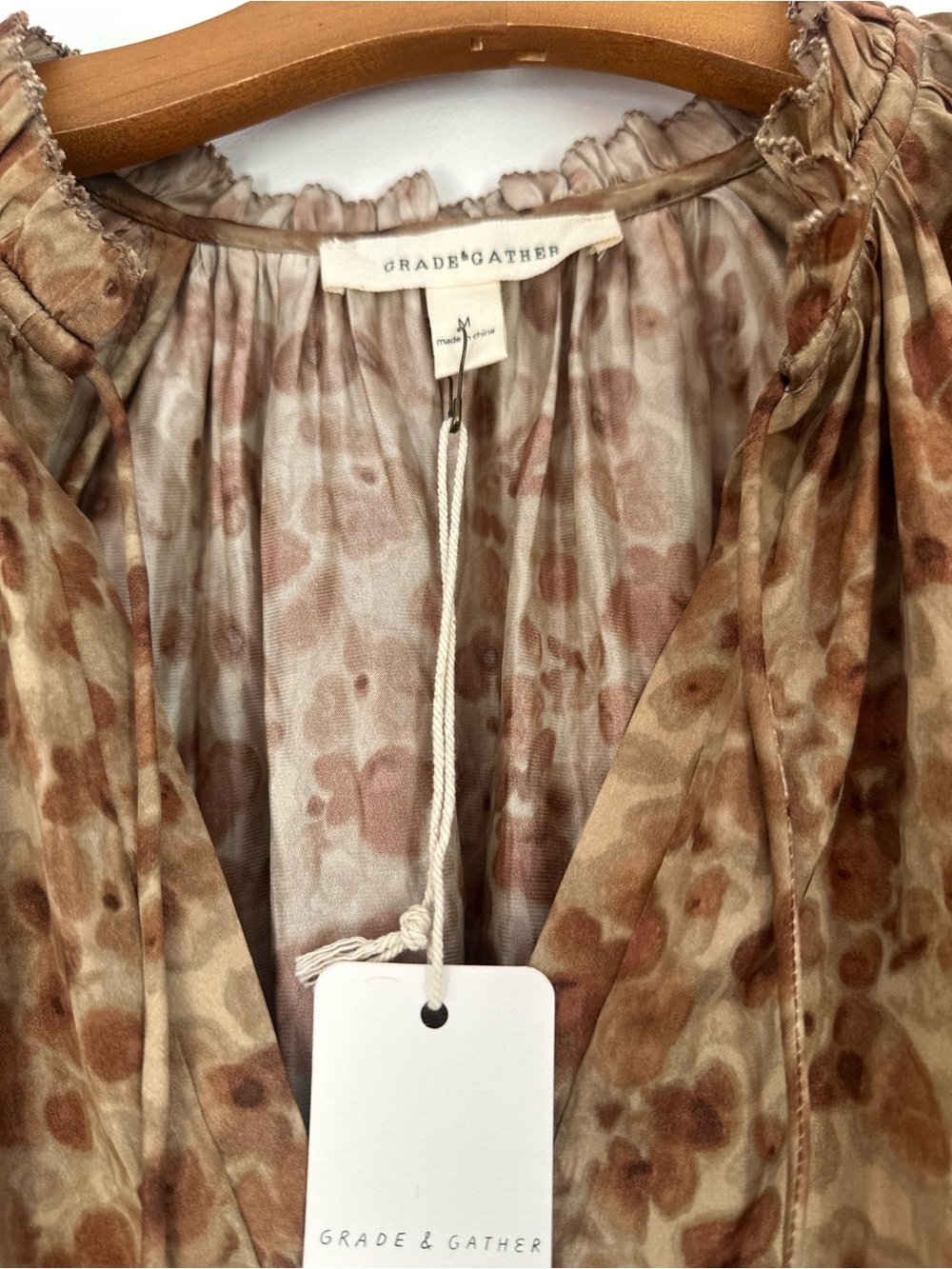 Grade & Gather New York Tan and Brown Floral Ruffle Sleeve Blouse - Picture 2 of 5